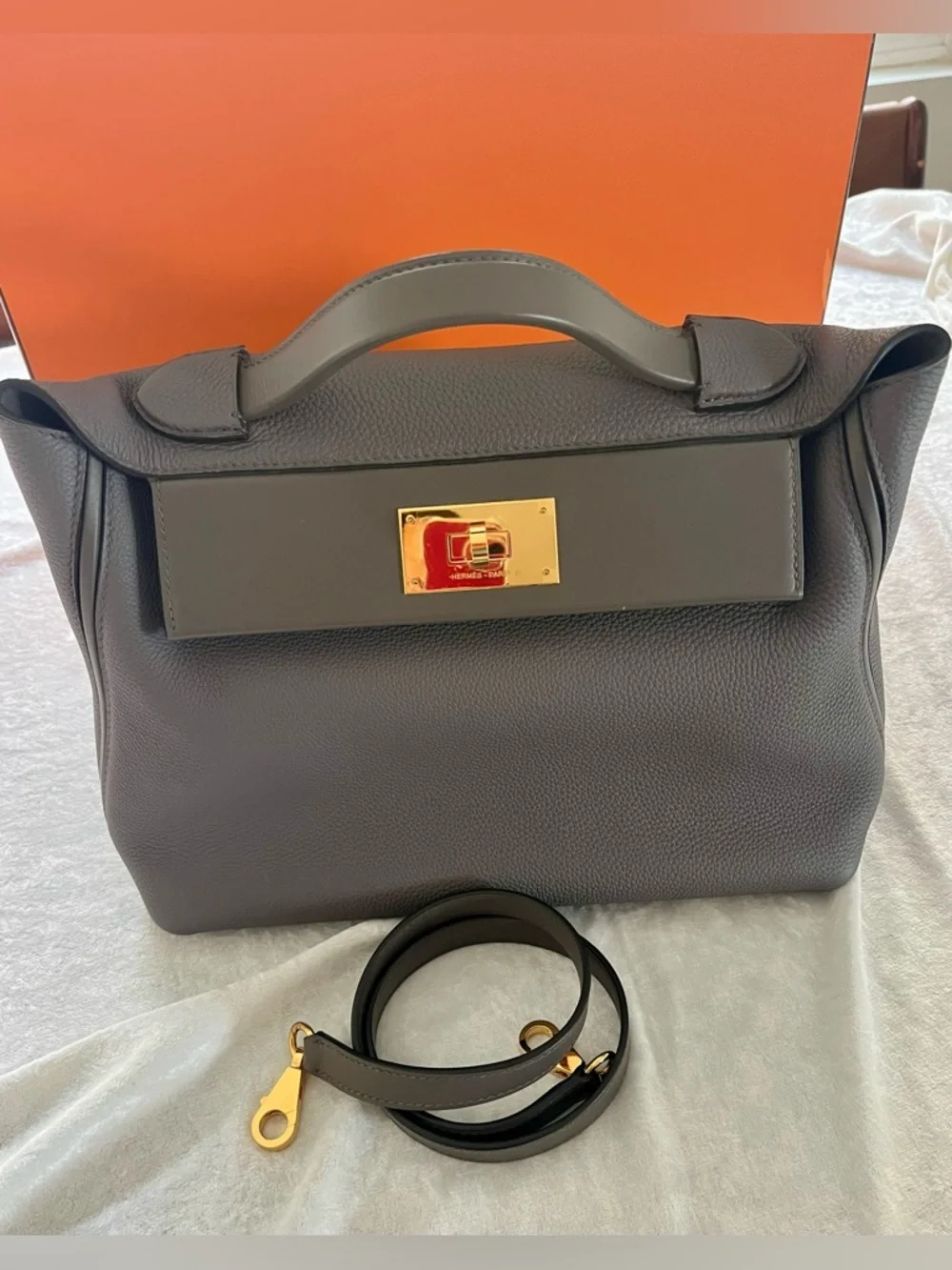 Hermes 24/24 29 bag in etain togo and swift calfskin leather with gold hardware - Picture 9 of 10